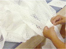 熟練の縫製職人がぴったりにカーテン製作